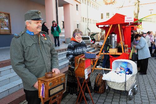VELIKONO�N� JARMARK V DIVADLE - www.webtrziste.cz