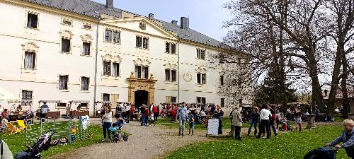 Jarn� trh na z�mku K�inec